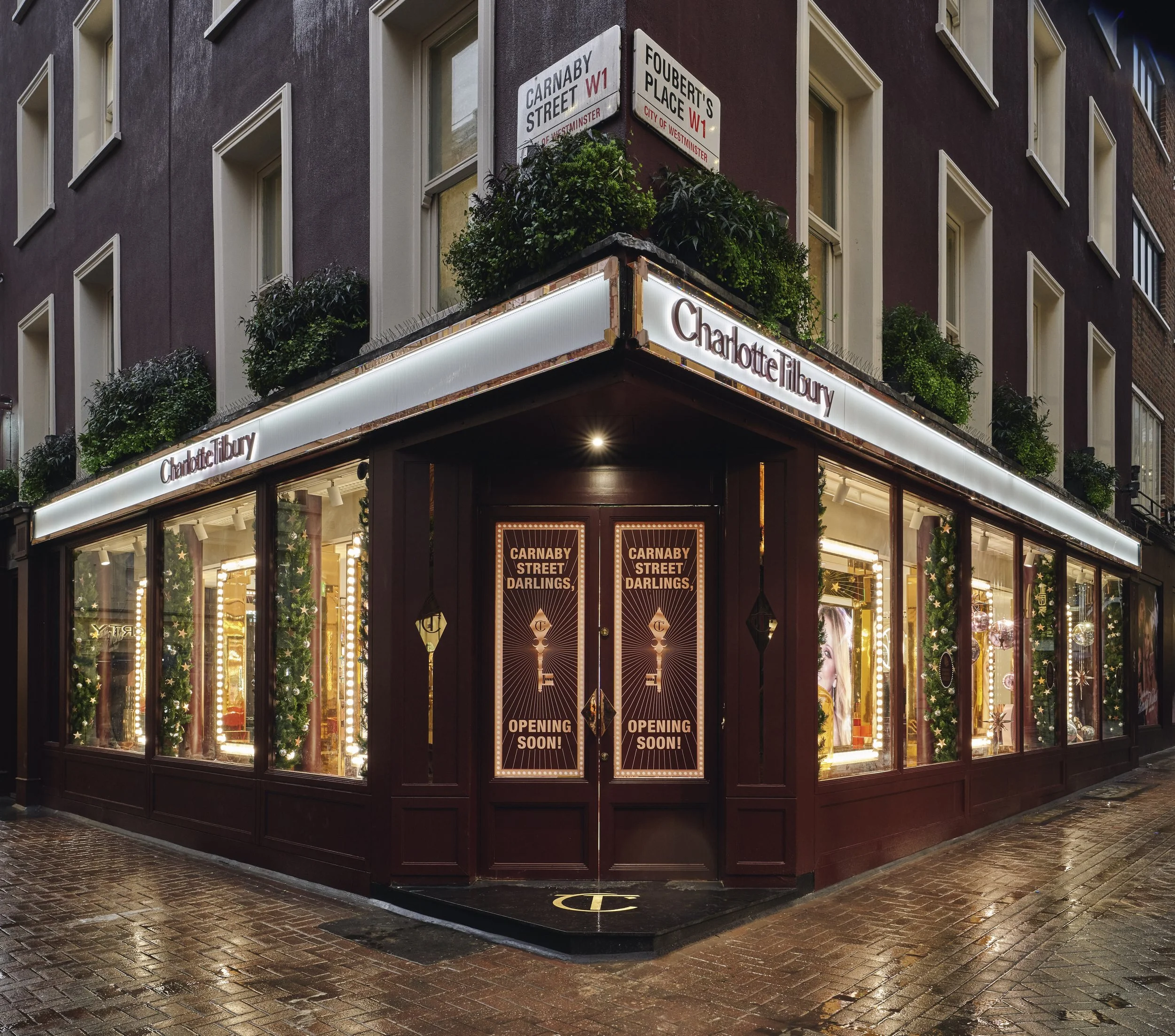Charlotte Tilbury Beauty Unveils Wonderland on London's Legendary